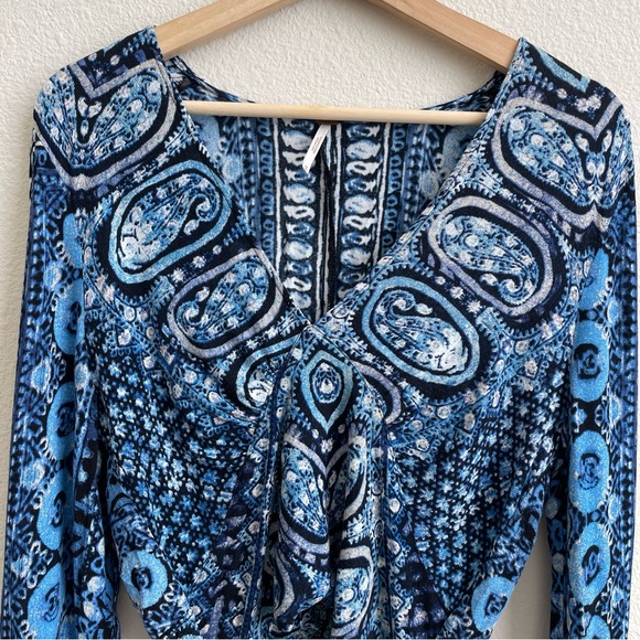 FREE PEOPLE Blue Boho Wild & Free V Neck Smocked Long Sleeve Cropped Blouse Top - Picture 3 of 12